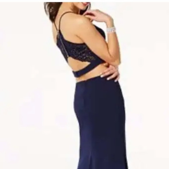 B. Darlin Macy’s Crop V-Nexk Lace Back Gold Zipper Dress Top. Black. XL 15/16 - Picture 1 of 11